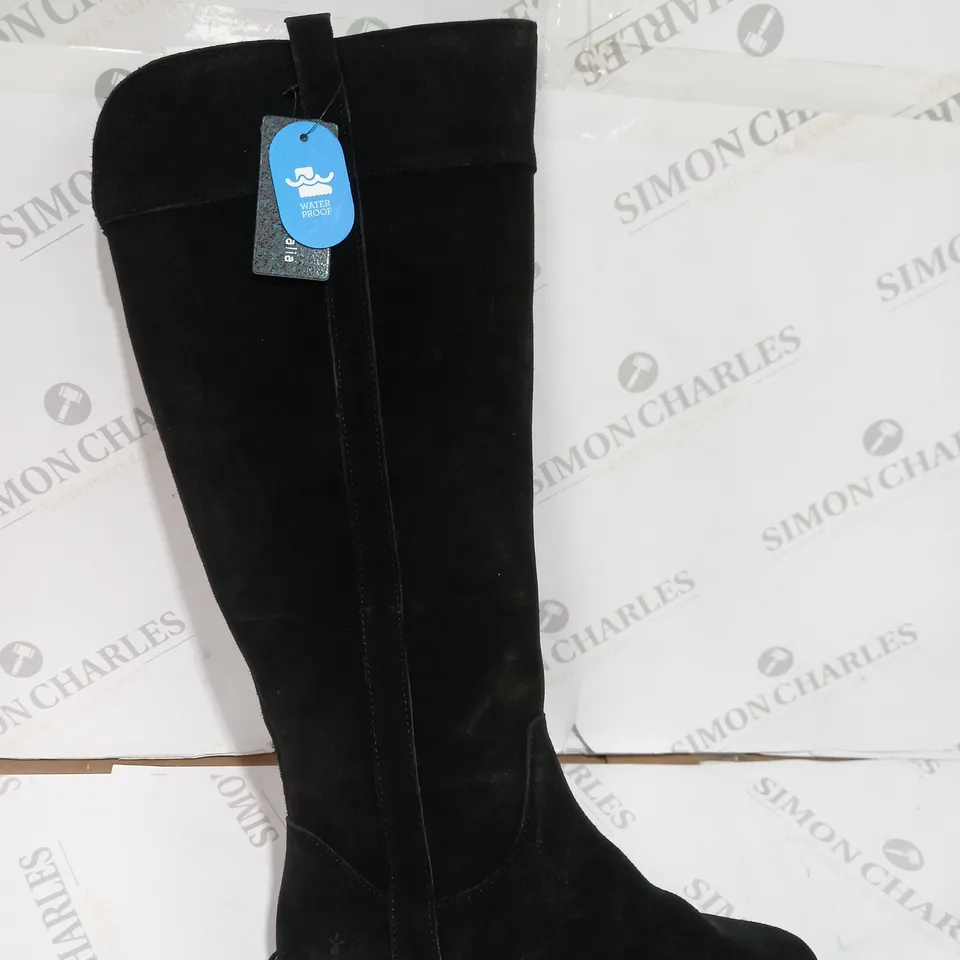 BOXED EMU EXPLORER HERVEY WATERPROOF KNEE BOOTS, BLACK - SIZE 7