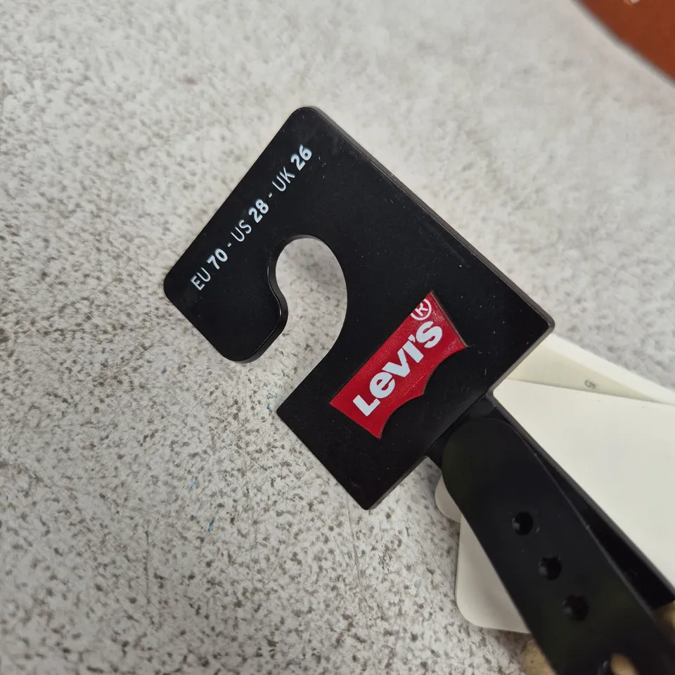 LEVI'S LEATHER BELT – BROWN, UK 26 (EU 70, US 28)