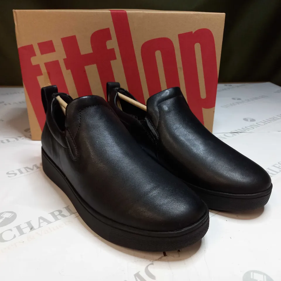 FITFLOPS RALLY LEATHER SLIP ON TRINERS IN BLACK  - SIZE 3