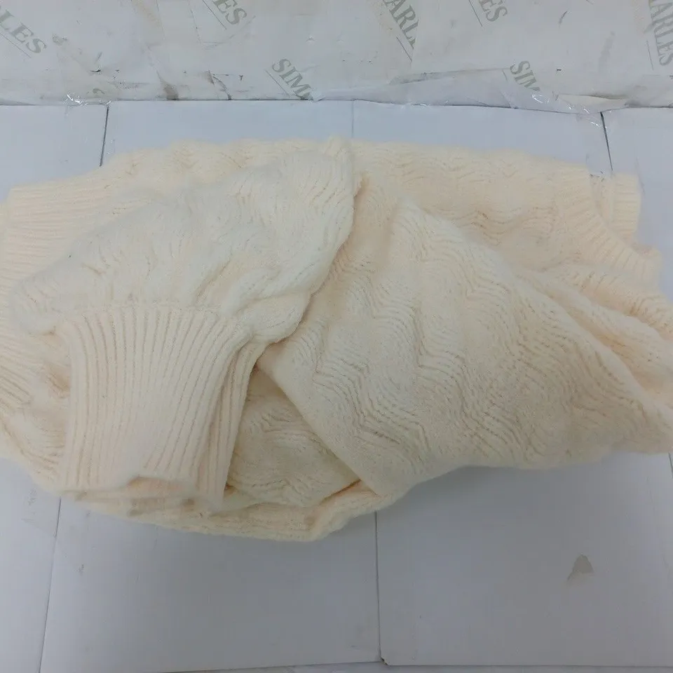 APRICOT KNITTED SWEATER IN CREAM SIZE UK 18