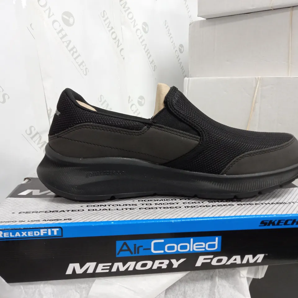 SKETCHERS MEMORY FOAM SHOES SIZE 8