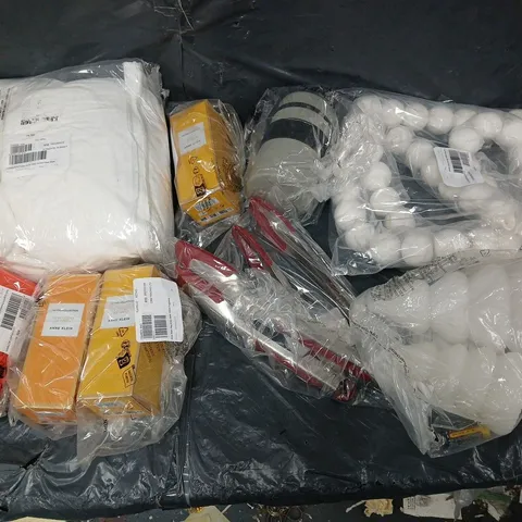 APPROXIMATELY 15 ASSORTED HOUSEHOLD GOODS TO INCLUDE FITTED SHEET, ANNE KLEIN FRAGRANCE, AND KITCHEN UNTENSILS ETC. - COLLECTION ONLY