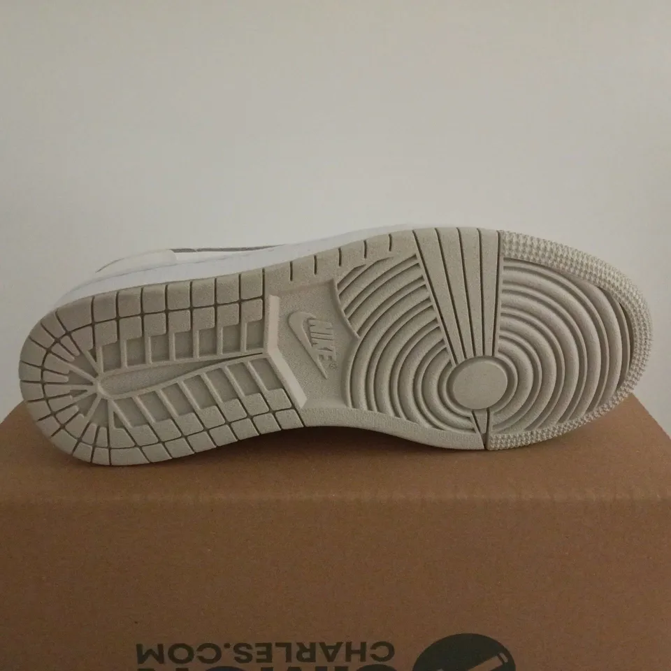 NIKE AIR WHITE/GREY TRAINERS UK 5.5