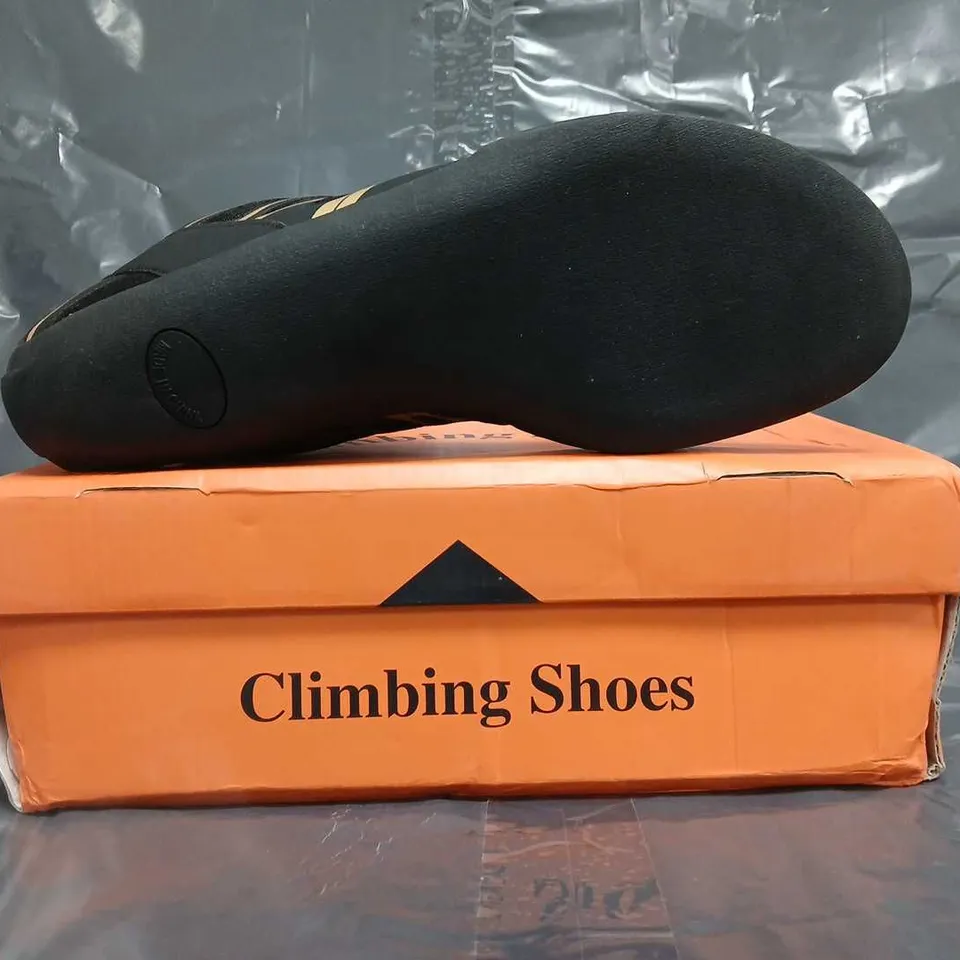 BOXED PAIR OF UNBRANDED CLIMBING SHOES IN BLACK/GOLD SIZE EU 45