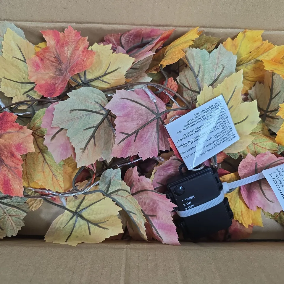MAPLE LEAF LIT GARLAND WITH TIMER FUNCTION ORANGE