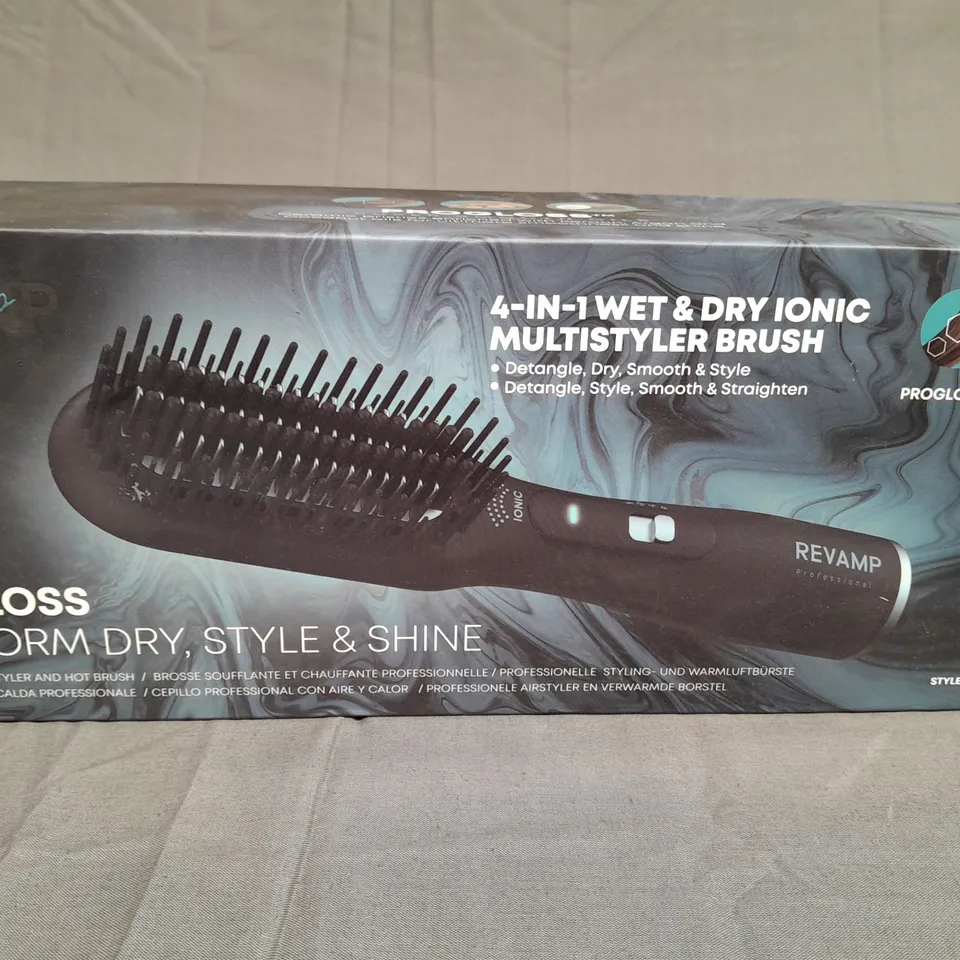 BOXED REVAMP PROGLOSS DEEPFORM 4-IN-1 WET AND DRY IONIC MULTISTYLER BRUSH