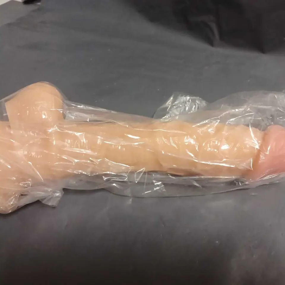 BAGGED 8" REALISTIC DILDO WITH SUCTION 