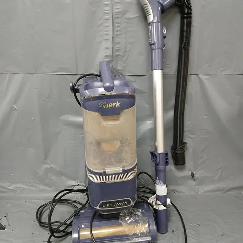 SHARK CORDED UPRIGHT VACUUM - NZ6OUKT