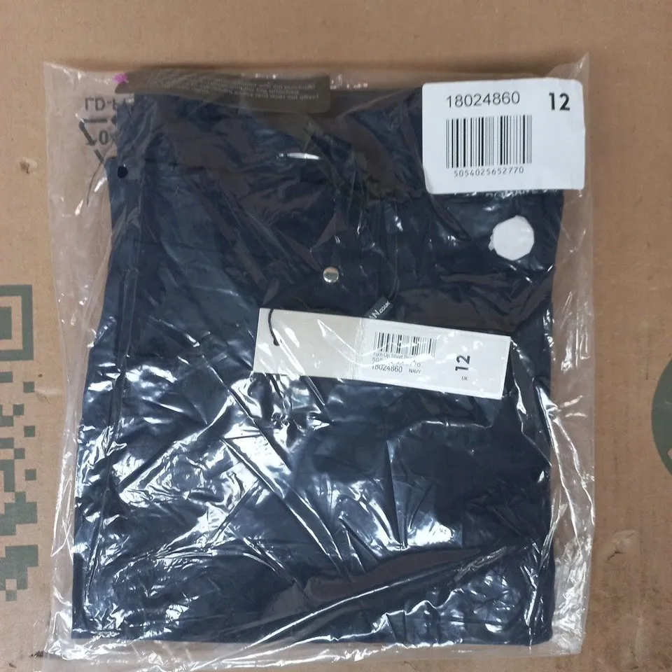 BAGGED ROMAN TURN UP SHORTS IN NAVY SIZE 12