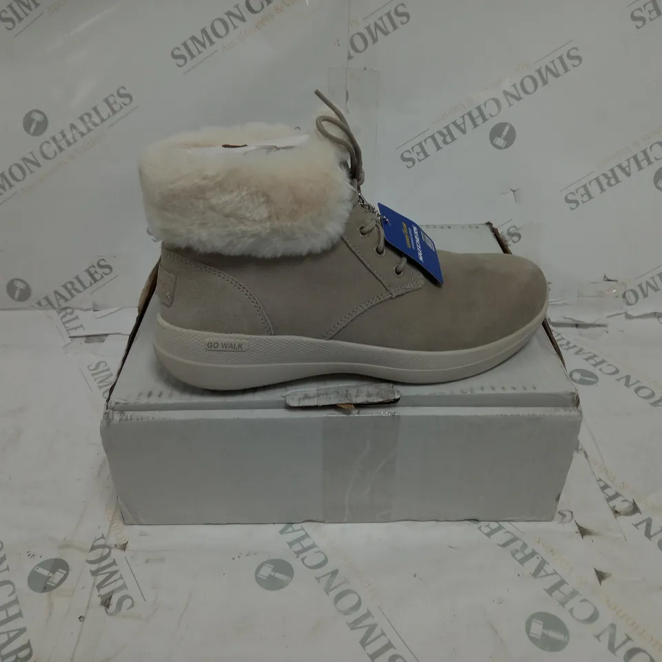 BOXED SKECHERS GO WALK STABILITY SUEDE BOOTS- SIZE 4.5