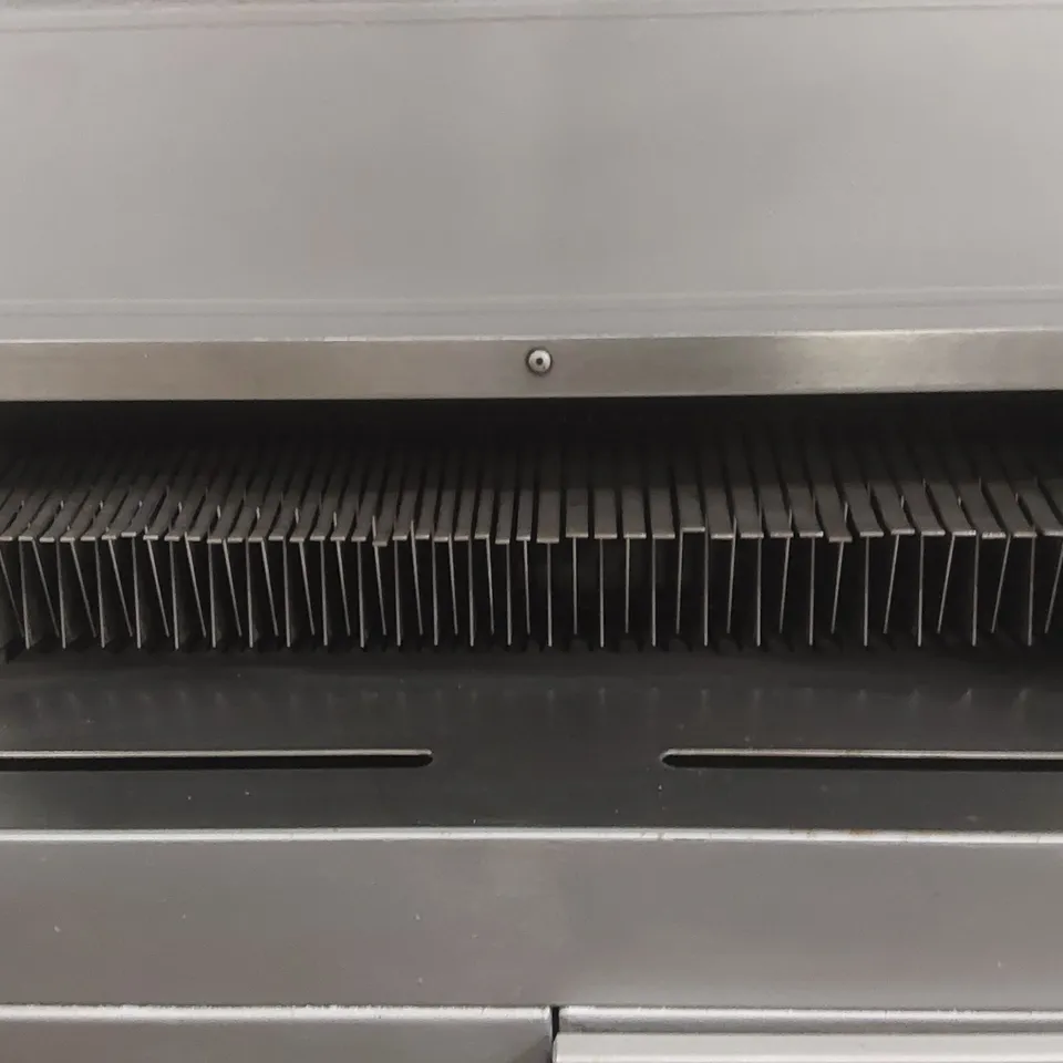 COMMERCIAL BREAD SLICER