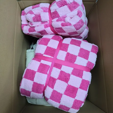 LARGE BOX OF ASSORTED ITEMS TO INCLUDE THROWS AND CUSHIONS