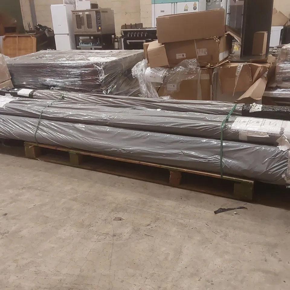 PALLET CONTAINING A LARGE QUANTITY OF PLUMBRIGHT PIPES