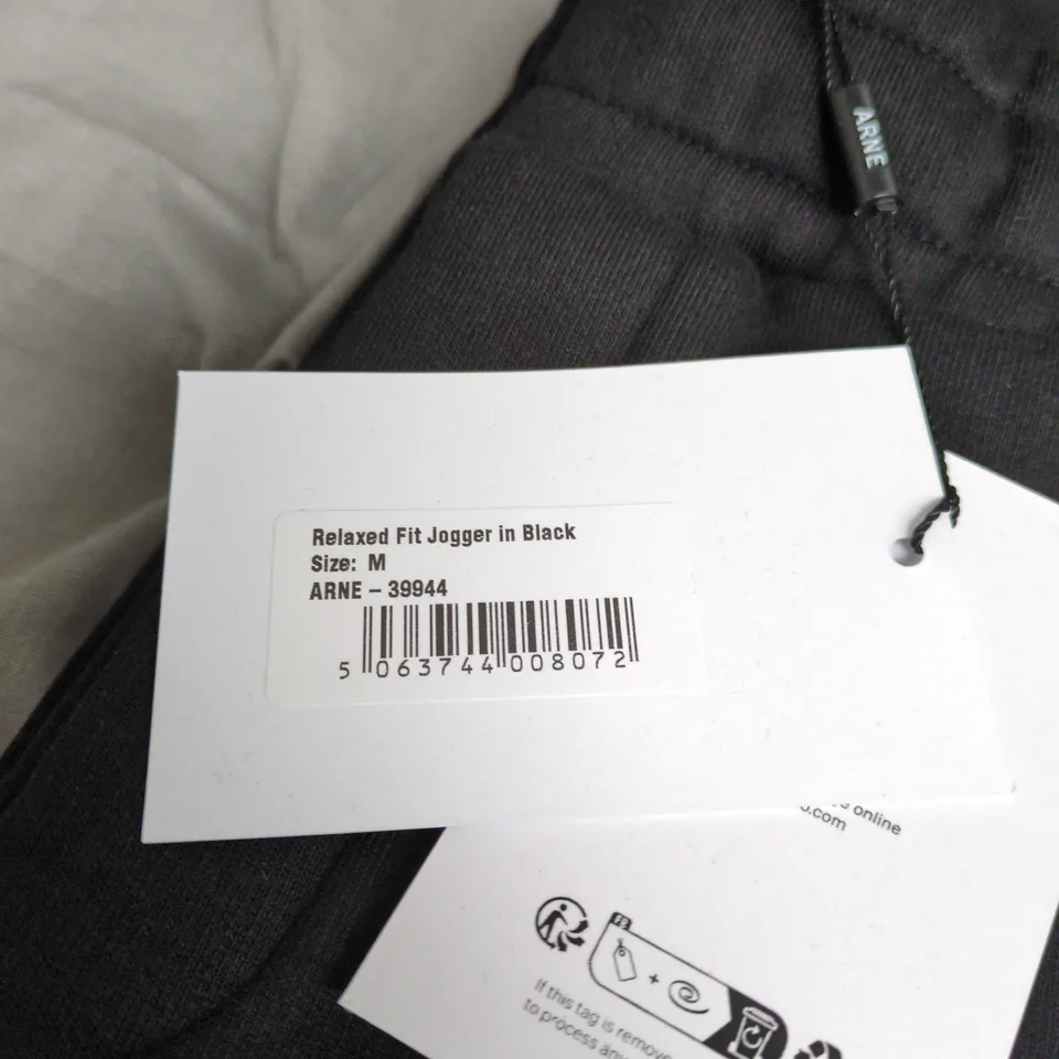 ARNE RELAXED FIT JOGGER IN BLACK – SIZE M