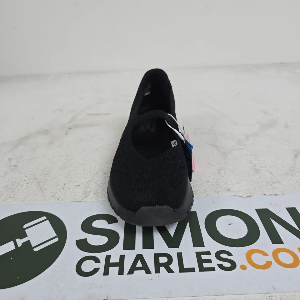 SKECHERS STRETCH FIT AIR COOLED MEMORY FOAM UK 4 BLACK TRAINERS UNBOXED