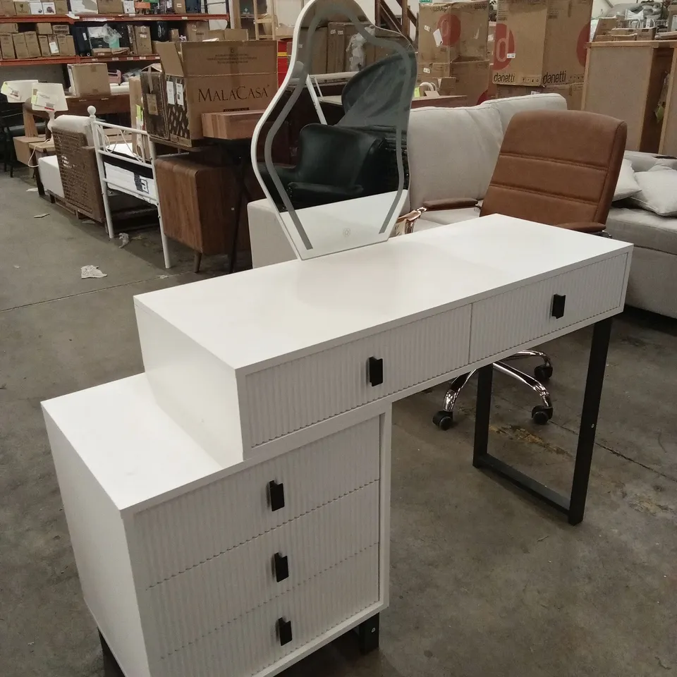 DESIGNER DRESSING TABLE