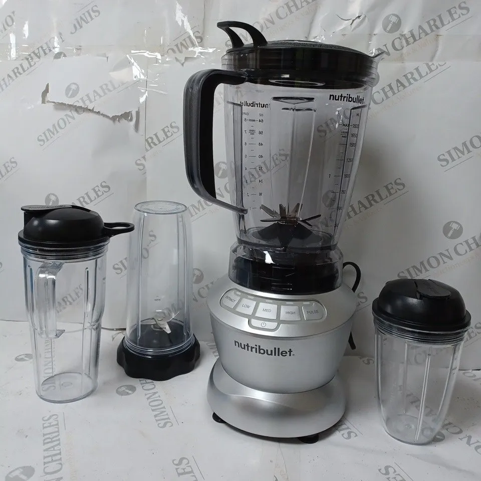 NUTRIBULLET BLENDER AND SMOOTHIE MAKER 