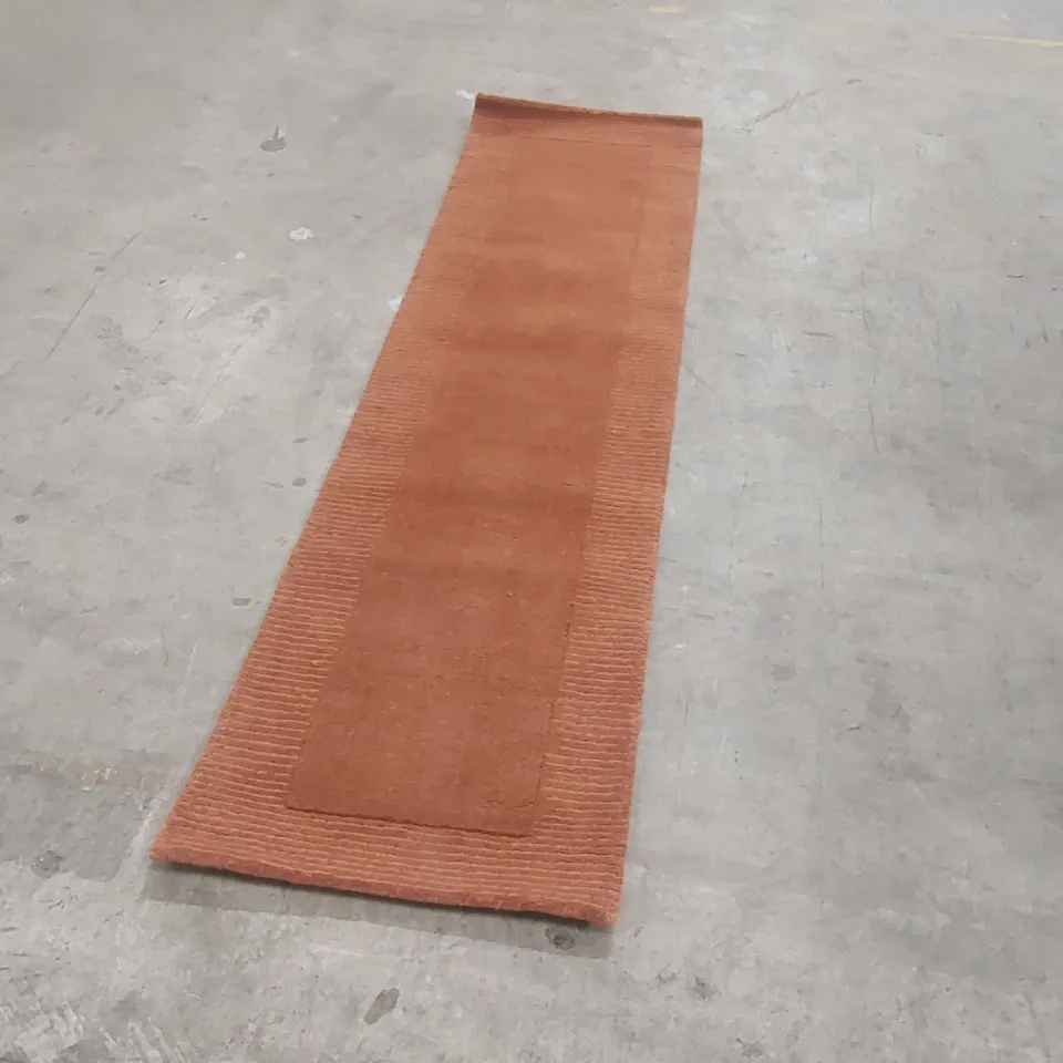 QUALITY DESIGNER AREA RUG - APPROXIMATELY 235 x 61cm