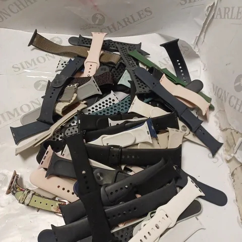 APPROXIMATELY 30 ASSORTED LOOSE SMART WATCH STRAPS IN VARIOUS DESIGNS & SIZES	