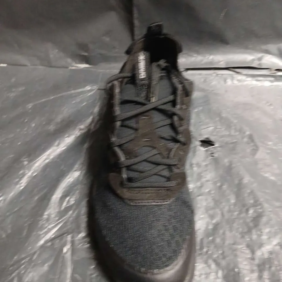 BOXED PAIR OF MESH NIKE TRAINERS - UK SIZE UNSPECIFIED