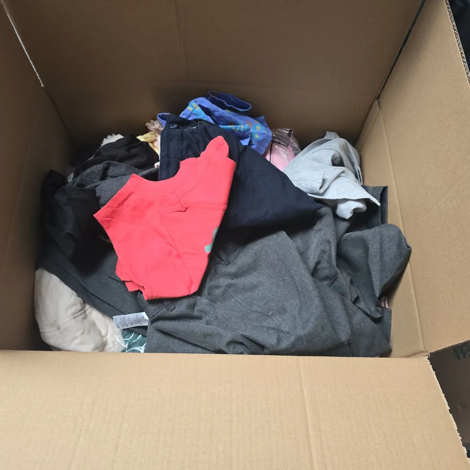 LARGE QUANTITY OF ASSORTED KIDS CLOTHING ITEMS TO INCLUDE JOHN LEWIS AND NEXT