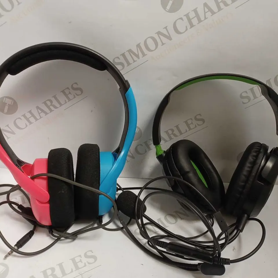 BOX OF APPROX 10 WIRED GAMING HEADSETS TO INCLUDE NINTENDO SWITCH AND TURTLE BEACH HEADSETS