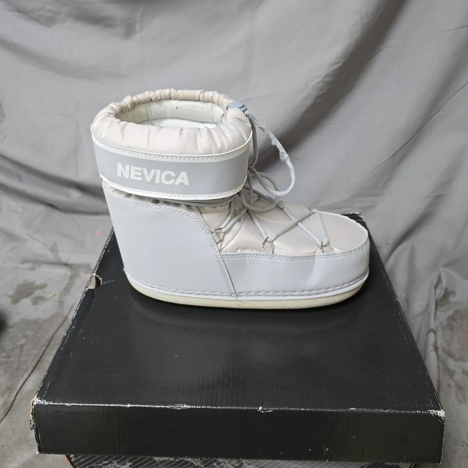 NEVICA SNOW BOOTS – WHITE/LIGHT GREY, VELCRO TOP STRAP, LACE-UP FRONT UK 5 - 6