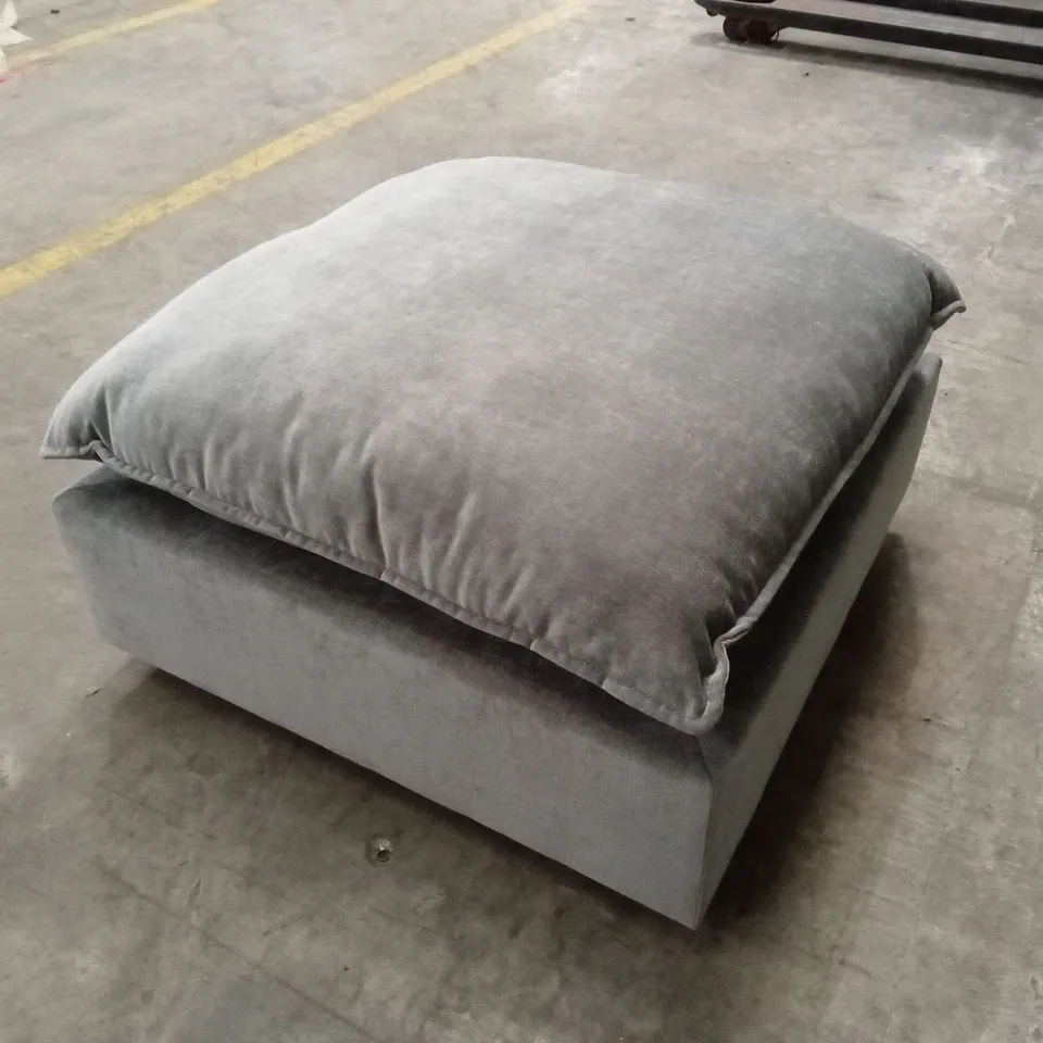 DUSK BOSTON FABRIC POUFFE