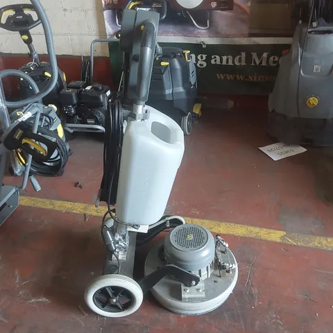 KARCHER BDS 43 ORBITAL FLOOR SCRUBBER