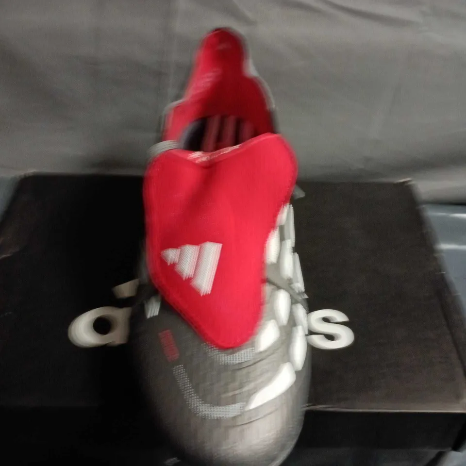 BOXED PAIR OF ADIDAS PREDATOR FOOTBALL BOOTS - UK SIZE 11