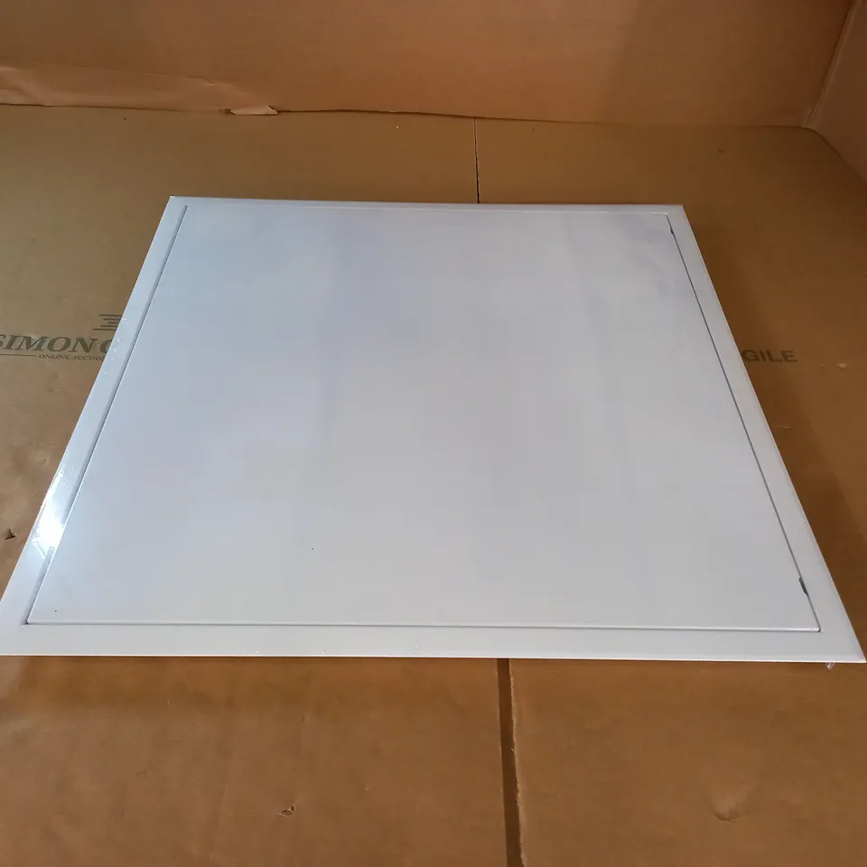 SEALED WHITE METAL TABLE TOP - 53X53CM