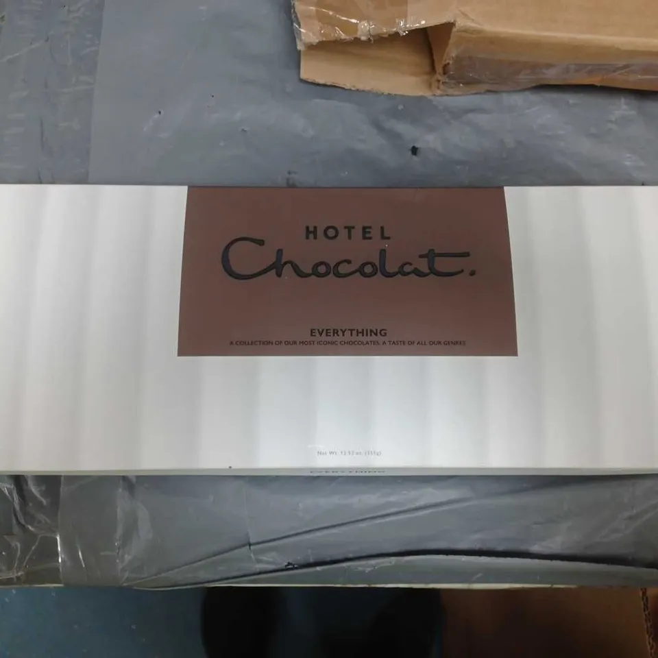 HOTEL CHOCOLAT EVERYTHING CHOCOLATES SELECTION  RRP £24.5