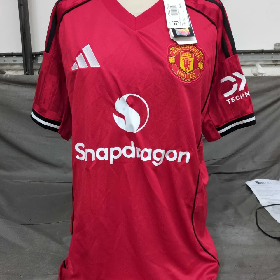 MANCHESTER UNITED RED ADIDAS FOOTBALL SHIRT – NO. 7 OLUWASEYE, SNAPDRAGON SPONSOR, THEATRE OF DREAMS – UK M PERSONALISED
