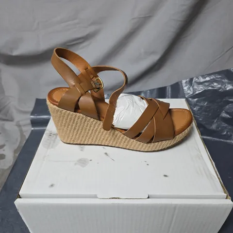 HUSH PUPPIES WOMEN'S BROWN LEATHER WEDGE SANDALS SIZE 8