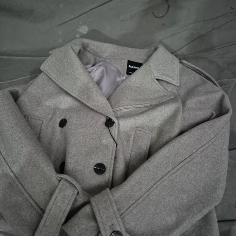 BERSHKA GREY WOOL-BLEND COAT, DOUBLE-BREASTED β EU M (US M)