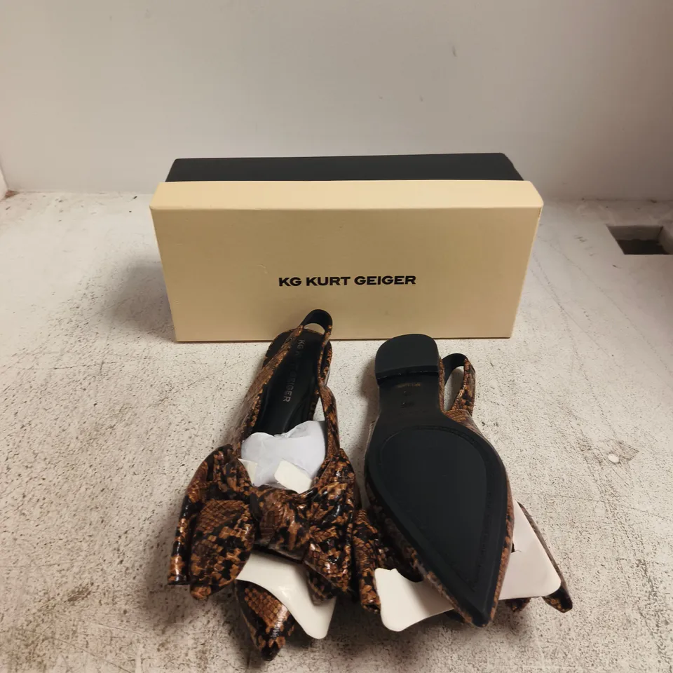 KURT GEIGER SOPHIA FLAT SANDALS – GREY MIXED FABRIC, UK 6 (EU 39)