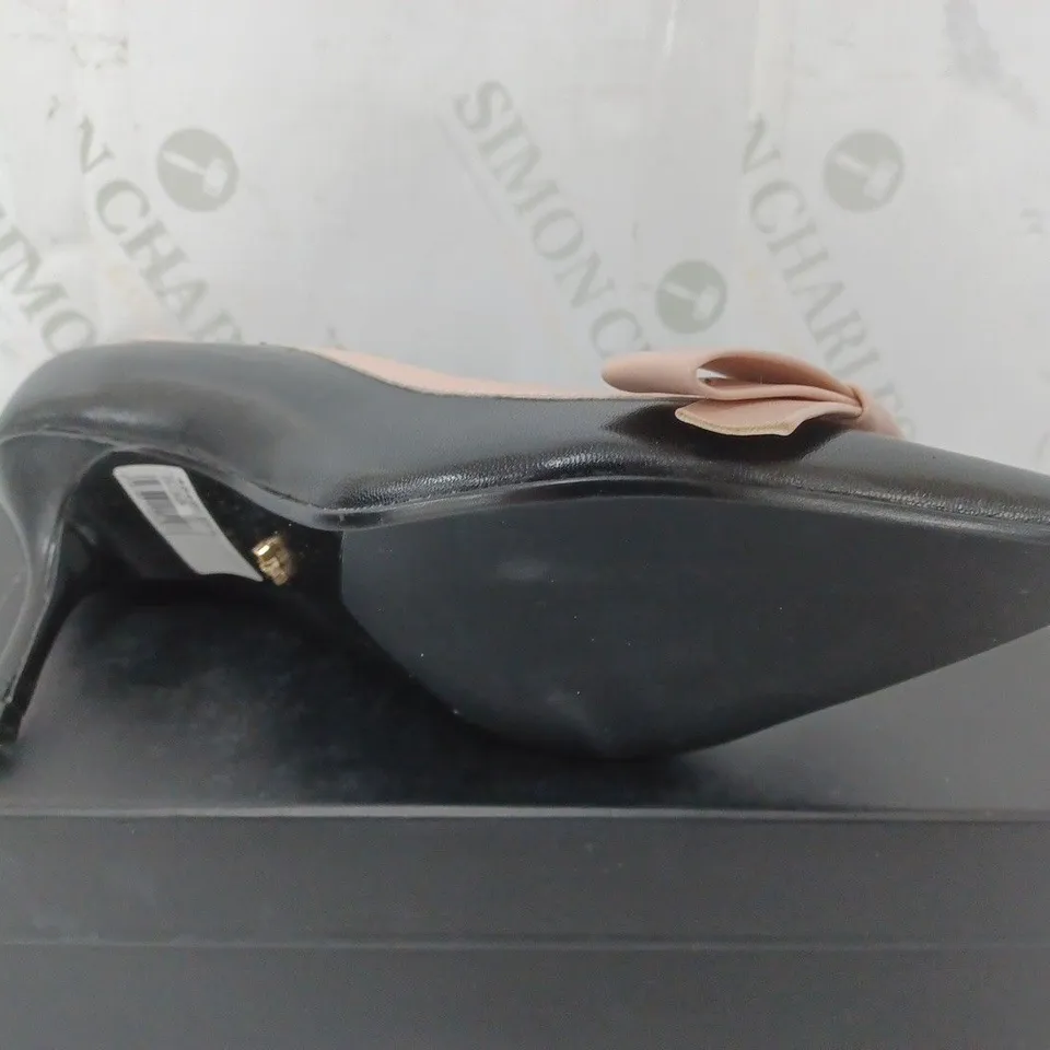 BOXED PAIR OF DUNE LONDON POINTED TOE HEELS IN BLACK/PINK - 5/38
