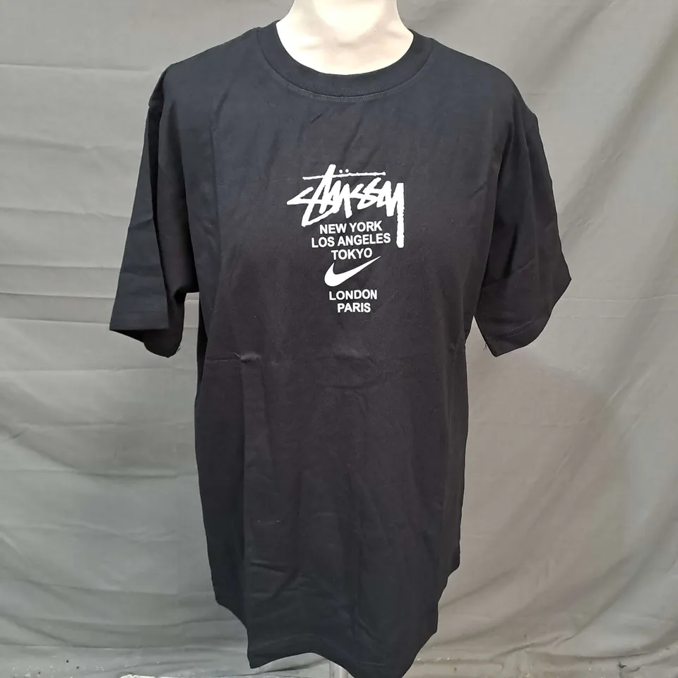 NIKE CITY PRINT TSHIRT IN BLACK SIZE XL