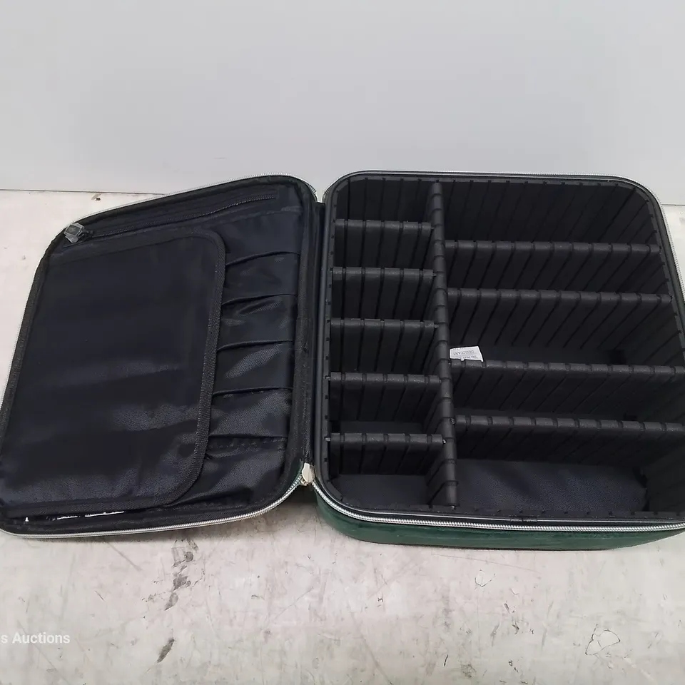 BOXED TILI LARGE MAKEUP ORGANISER - GREEN (1 BOX)