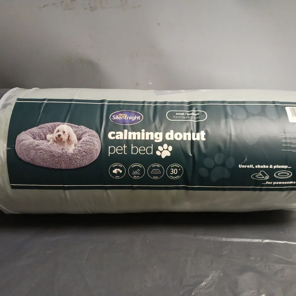 SEALED SILENT NIGHT CALMING DONUT PET BED 