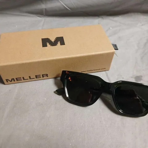 MELLER BLACK SUNGLASSES – BOXED