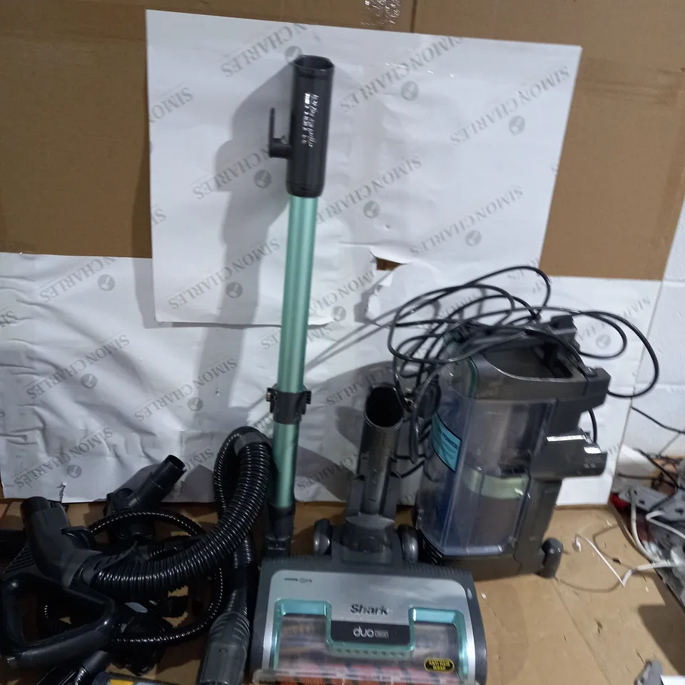 SHARK UPRIGHT VACUUM CLEANER 