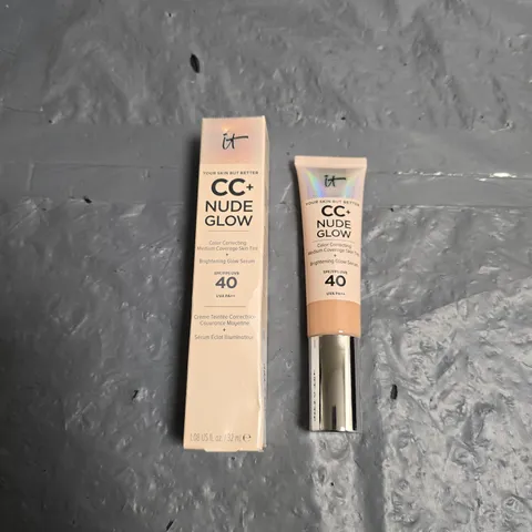 IT CC+ NUDE GLOW COLOUR CORRECTING MEDIUM COVERAGE SKIN TINT + BRIGHTENING GLOW SERUM IN LIGHT MEDIUM 32ML