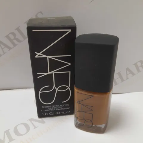 NARS SHEER GLOW FOUNDATION 30ML - DARK 4 NAMIBIA