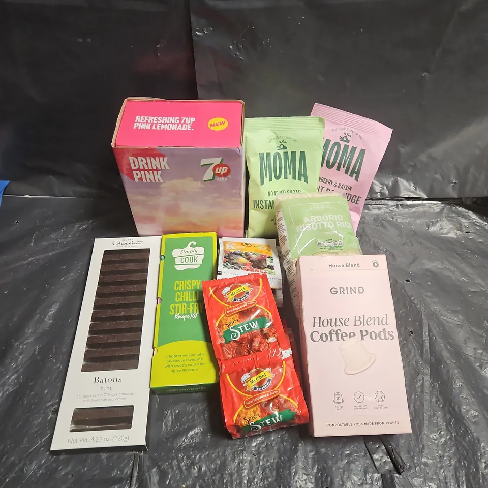 APPROXIMATELY 12 ASSORTED FOOD ITEMS TO INCLUDE - ARBORIO RISSOTO RICE - GRIND COFFEE PODS - HOTEL CHOCOLAT MINT BATONS - ETC
