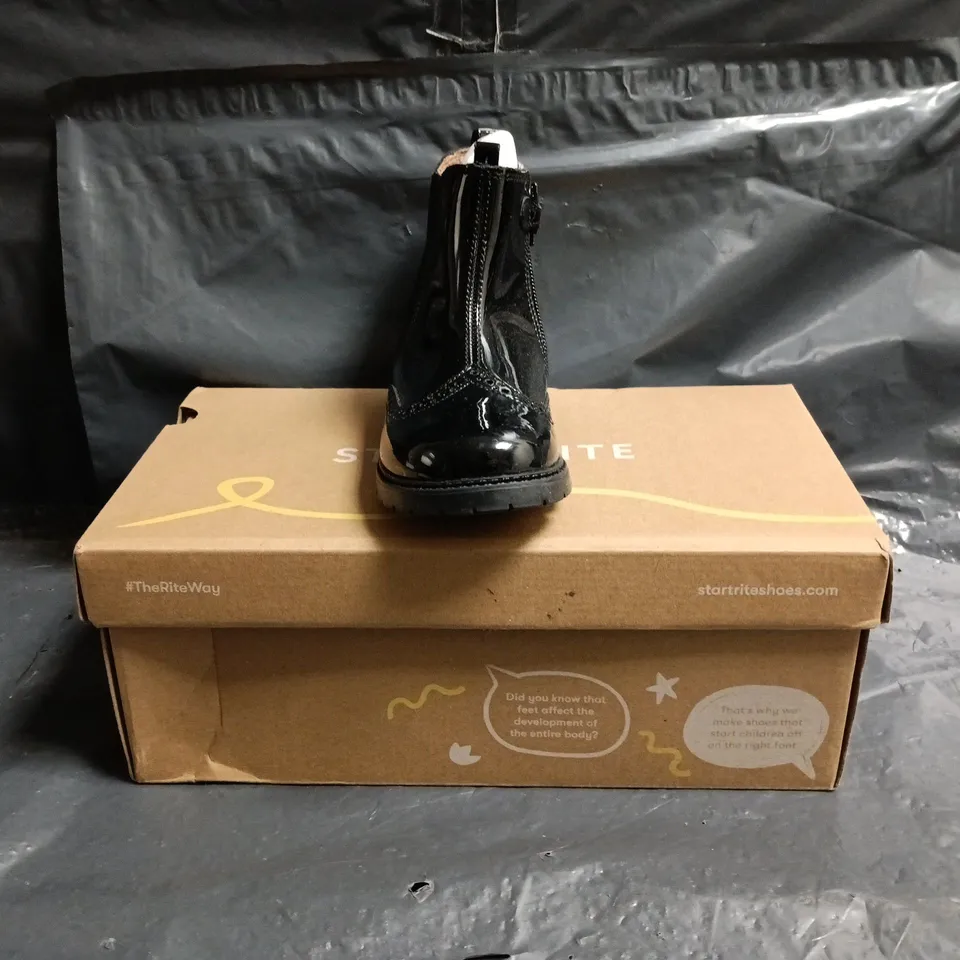 BOXED PAIR OF START RITE KIDS CHELSEA BOOTS IN GLOSSY BLACK SIZE EU 29