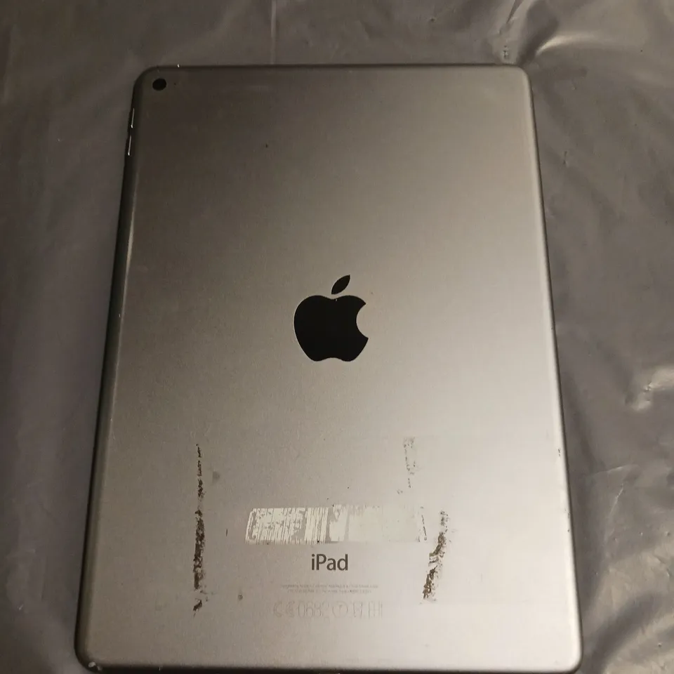 APPLE IPAD AIR 2 TABLET IN SILVER 