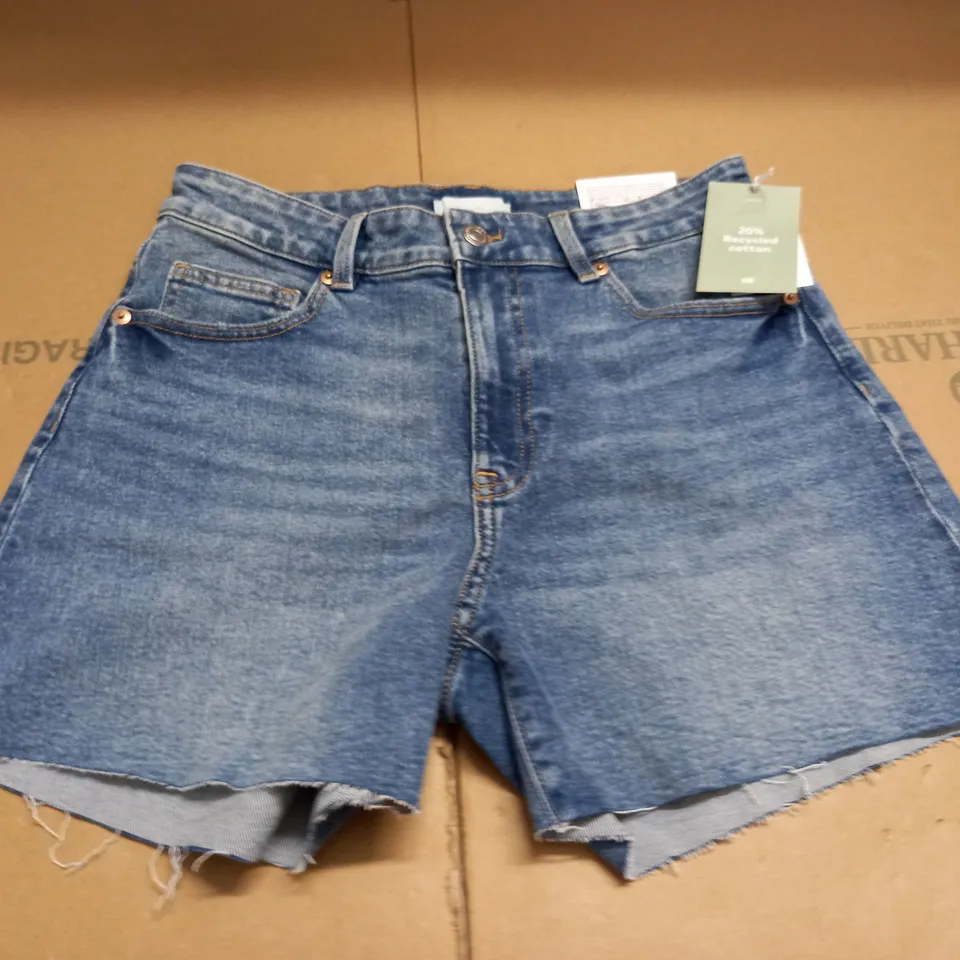 H&M HIGH WAIST DENIM SHORTS - UK 14