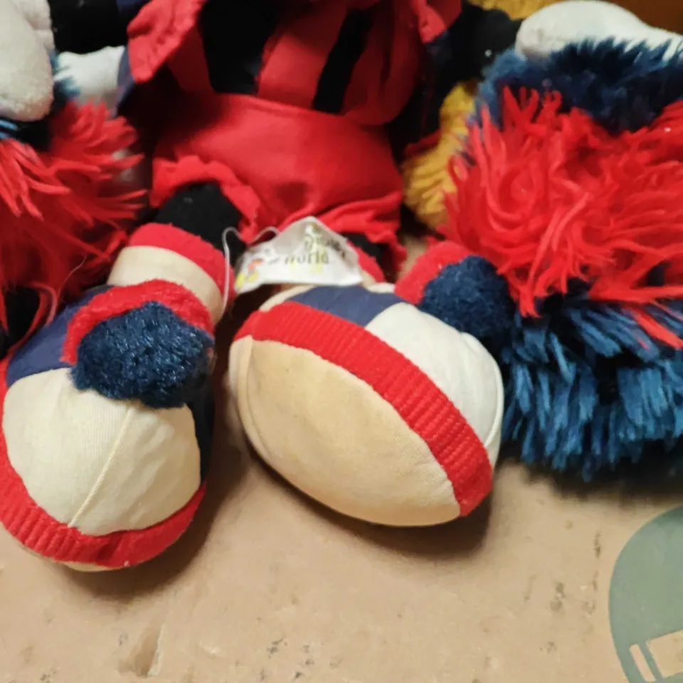 LO TOF 6 ASSORTED DISNEY THEMED PLUSHIE TO INCLUDE MICKY & MINNIE MOUSE
