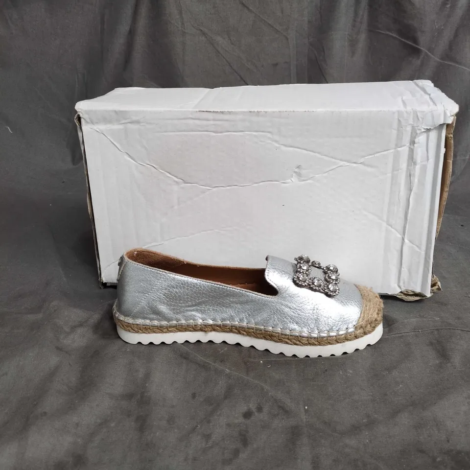 WOMEN'S METALLIC SILVER ESPADRILLE SLIP-ON WITH CRYSTAL BUCKLE SIZE UNSPECIFIED 